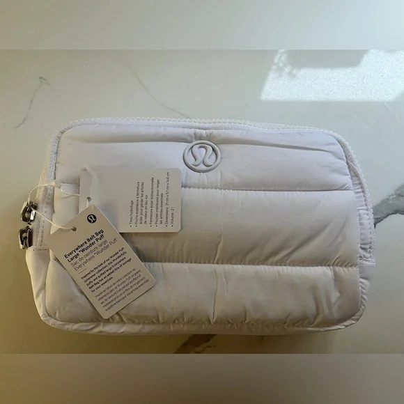 Lululemon Everywhere Belt Bag Large 2L Wunder Puff in White - Picture 5 of 10